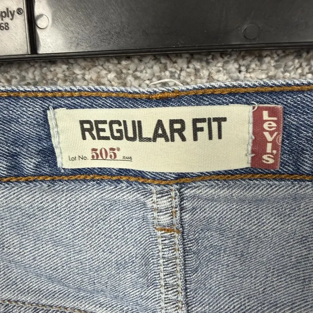 Levis 505 Regular Fit Jeans Mens 36x31 Blue Straight Leg Denim Mid Wash Classic
